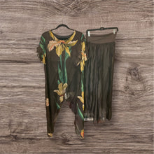 Load image into Gallery viewer, Olga Satin set
