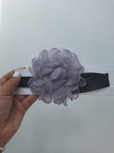 Load image into Gallery viewer, Flower Choker
