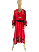 Load image into Gallery viewer, Llamative satin dress
