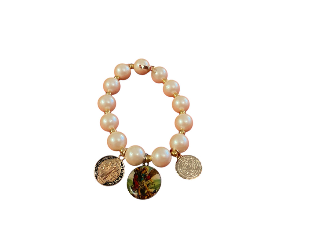 Pulsera Perlas y Medallas