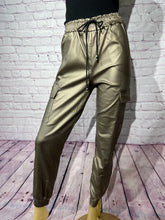 Load image into Gallery viewer, Cargo Metallic Joggers
