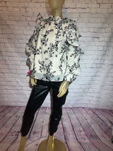 Load image into Gallery viewer, Everly Blouse
