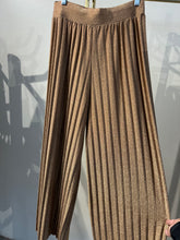 Load image into Gallery viewer, Saré Pleated Pant
