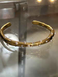 Hawaye Pearl Cuff Bracelet